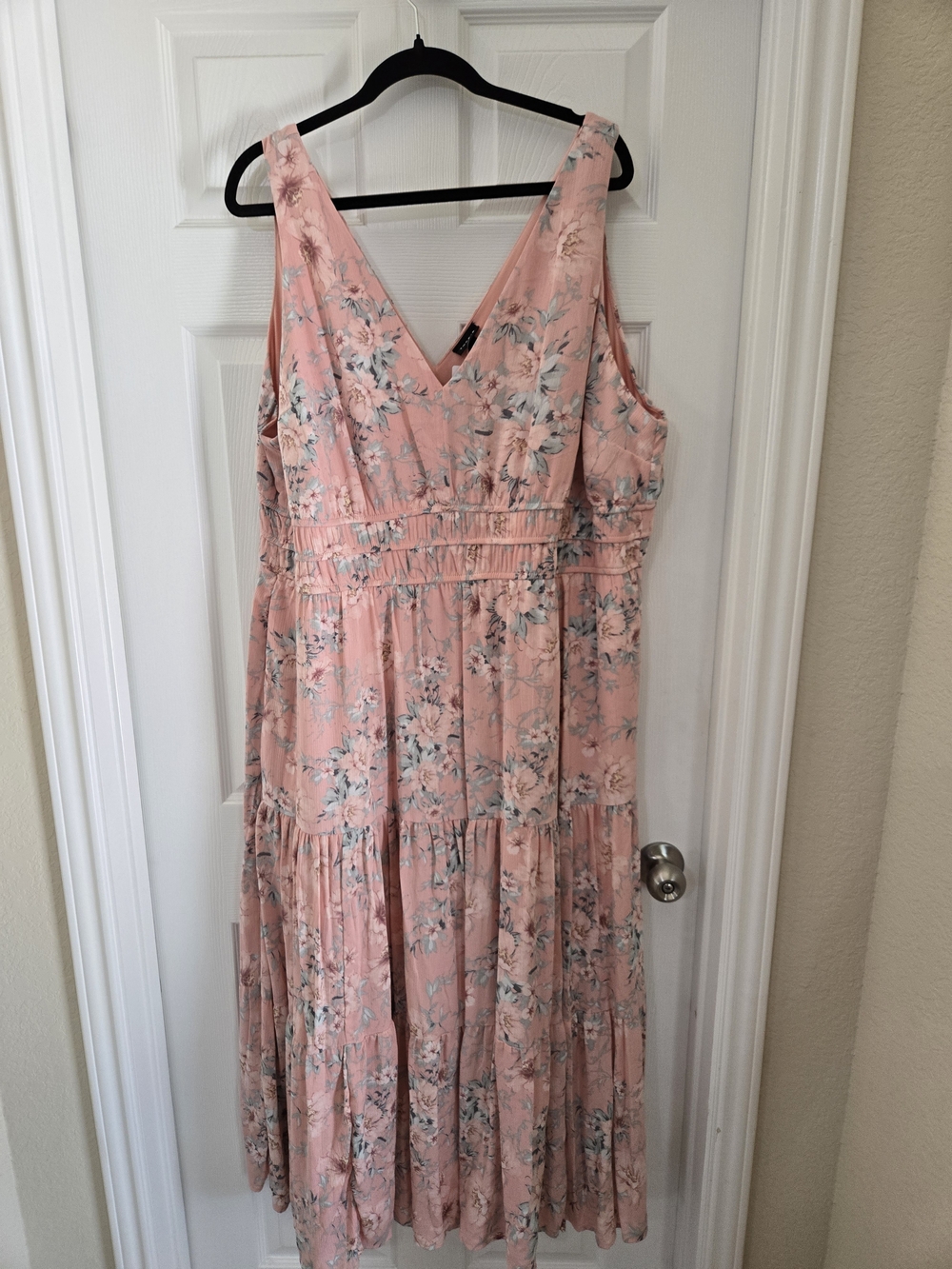 torrid Blush Pink Floral V-Neck Tiered Maxi Dress